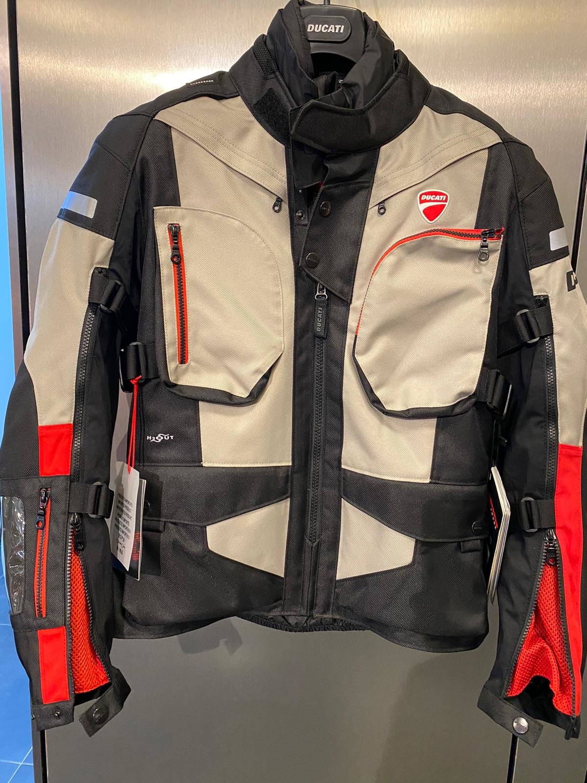 Ducati Firenze - Abbigliamento moto a marchio Ducati